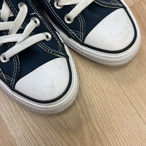 Converse size 8- navy - Picture 5 of 5